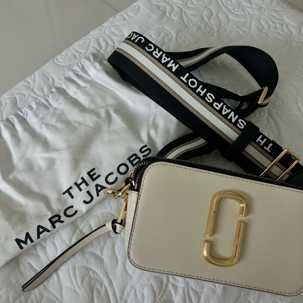 Marc Jacobs Cream Snapshot Bag with Black Strap